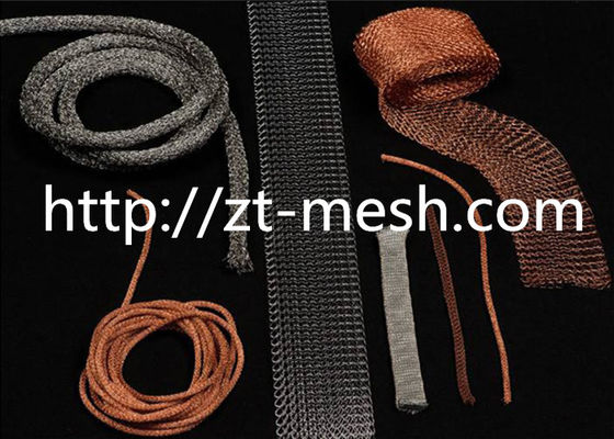 Lightweight knitted wire mesh separation ring designed to withstand mechanical stress and chemical exposure in filtration